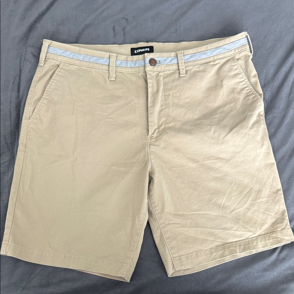 Express Men's Khaki Flat Front Shorts